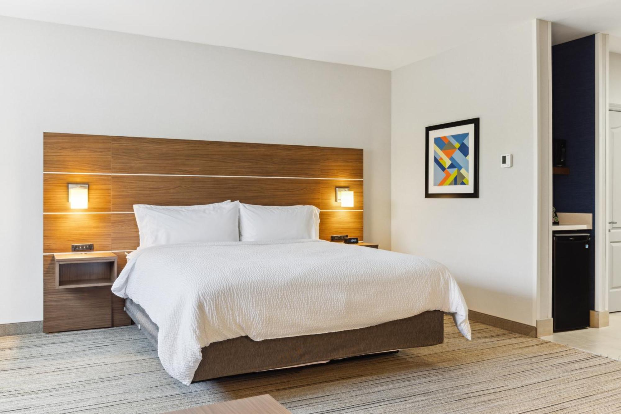 Holiday Inn Express & Suites Mountain View Silicon Valley By Ihg Exterior photo