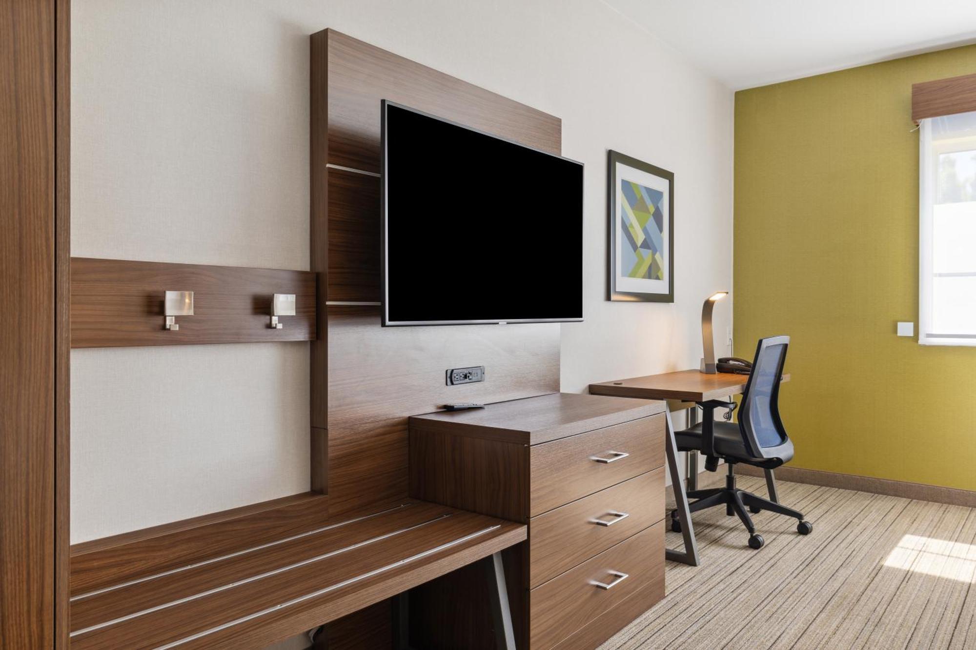 Holiday Inn Express & Suites Mountain View Silicon Valley By Ihg Exterior photo