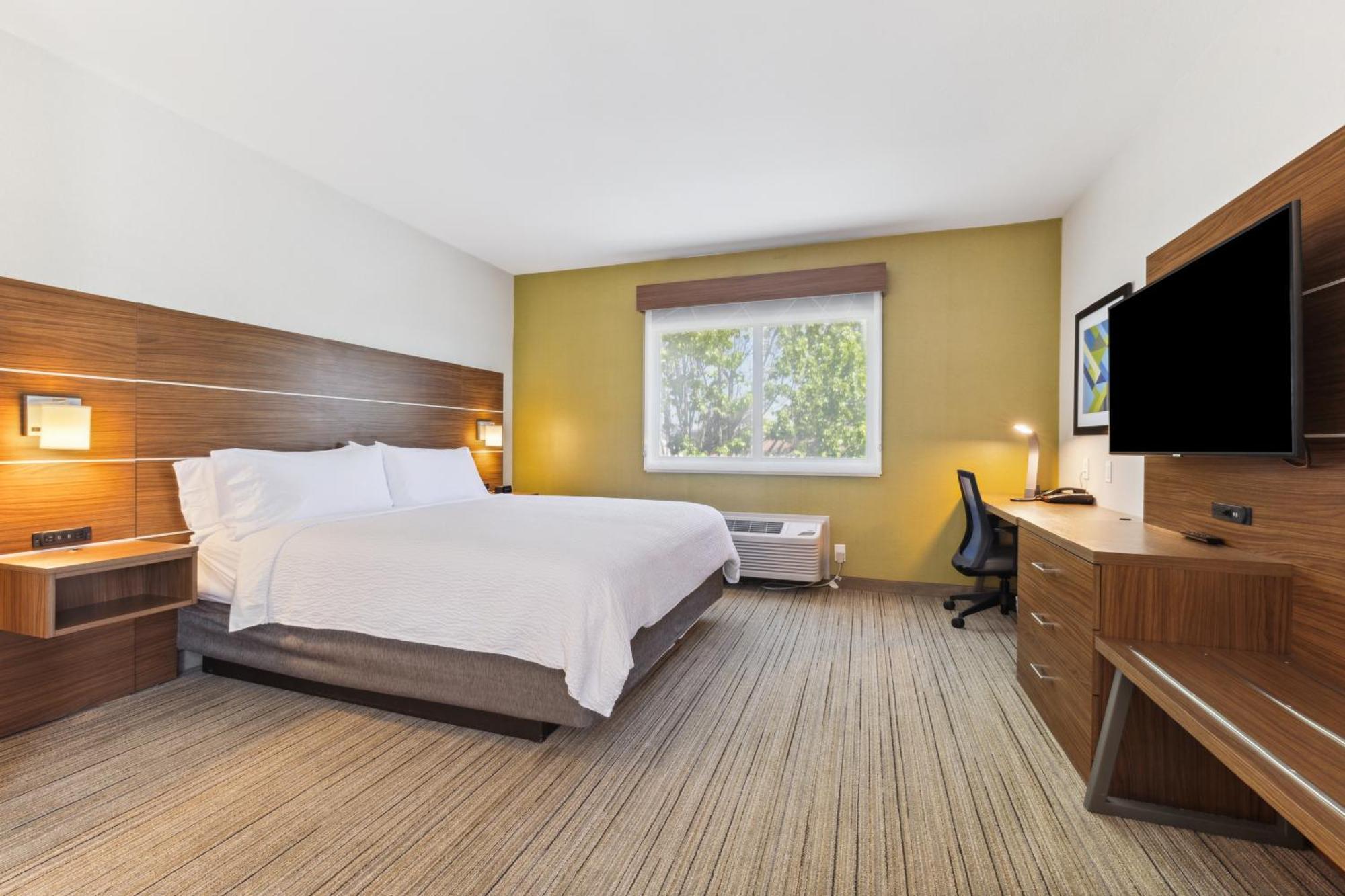 Holiday Inn Express & Suites Mountain View Silicon Valley By Ihg Exterior photo