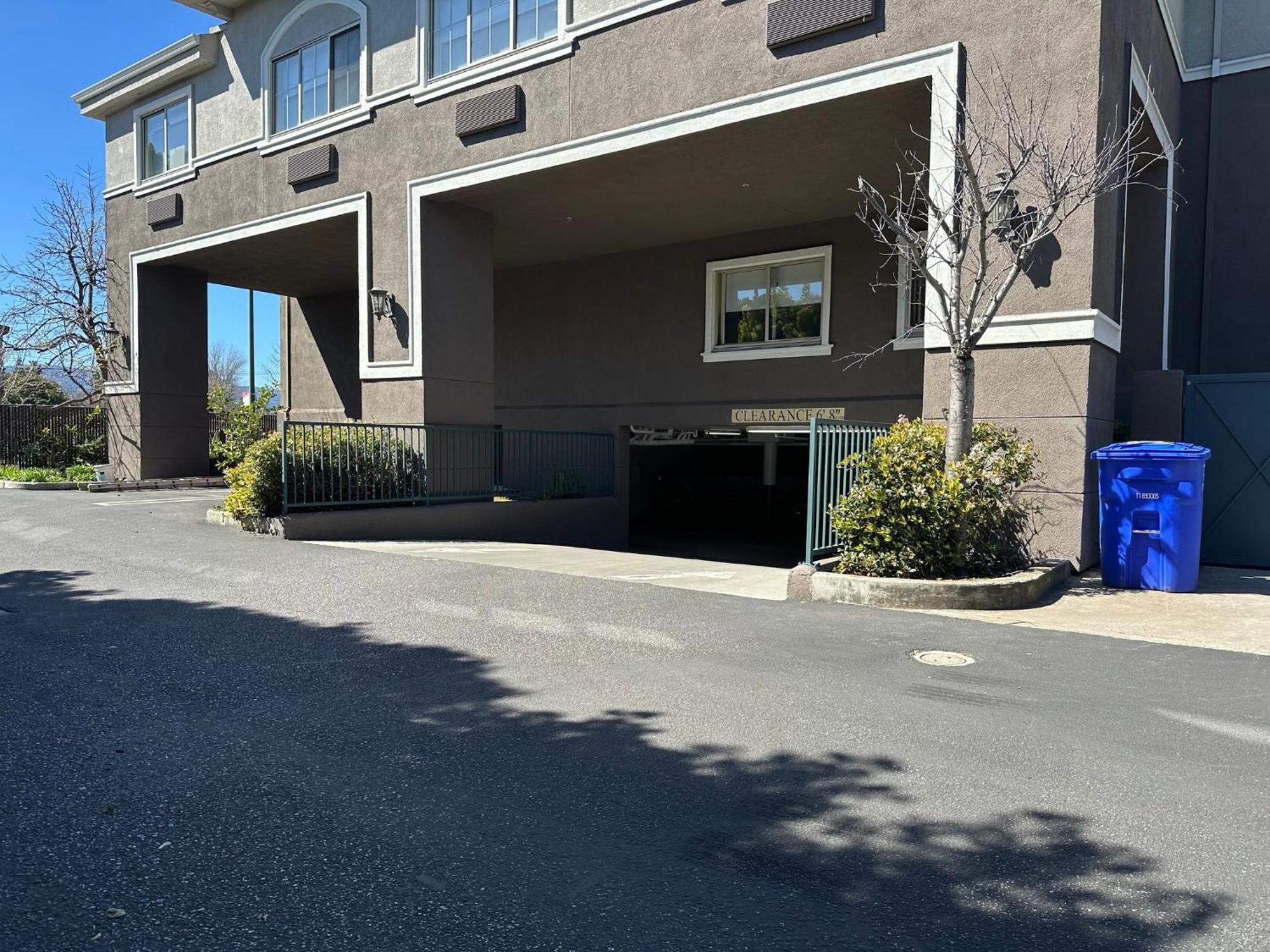 Holiday Inn Express & Suites Mountain View Silicon Valley By Ihg Exterior photo
