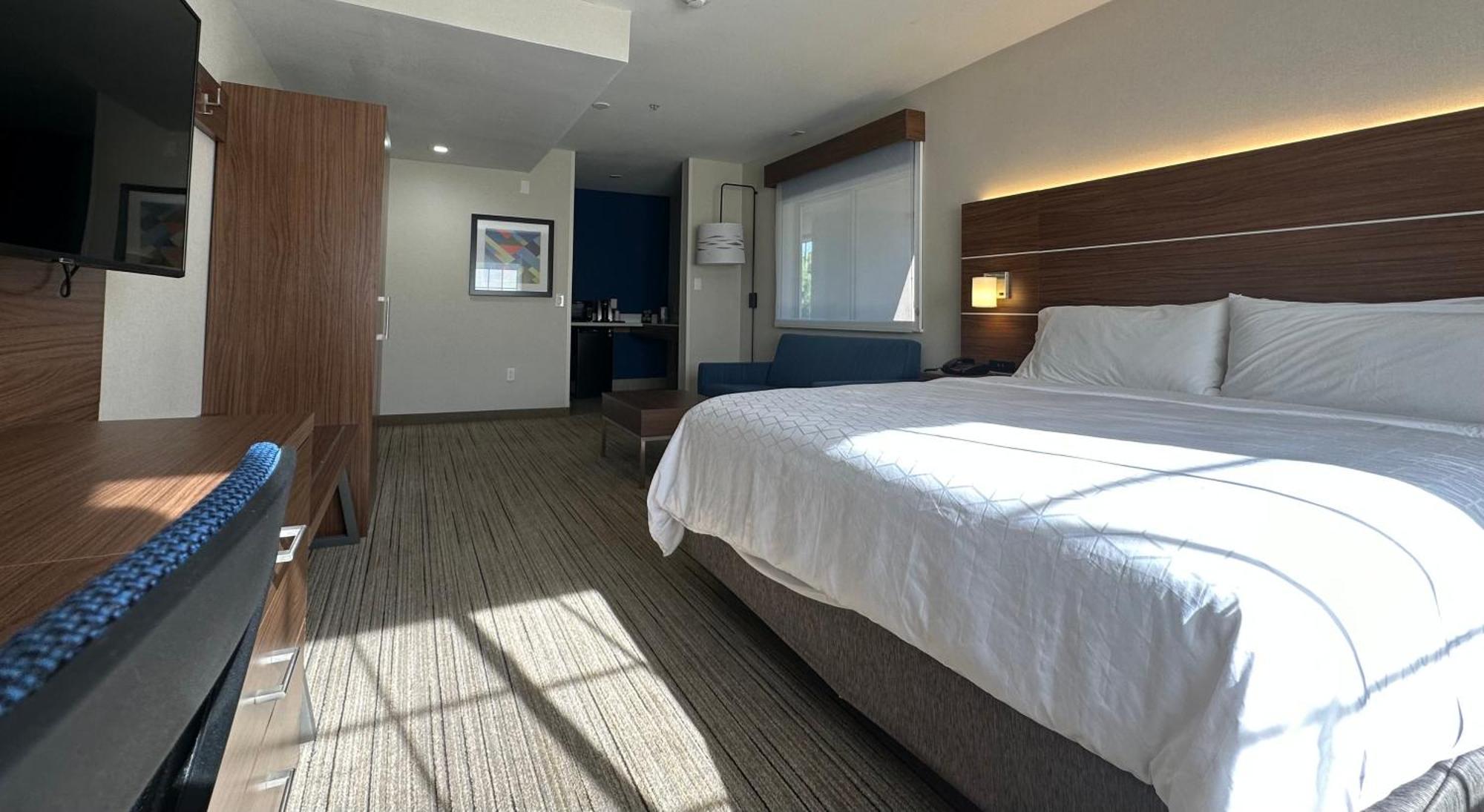 Holiday Inn Express & Suites Mountain View Silicon Valley By Ihg Exterior photo