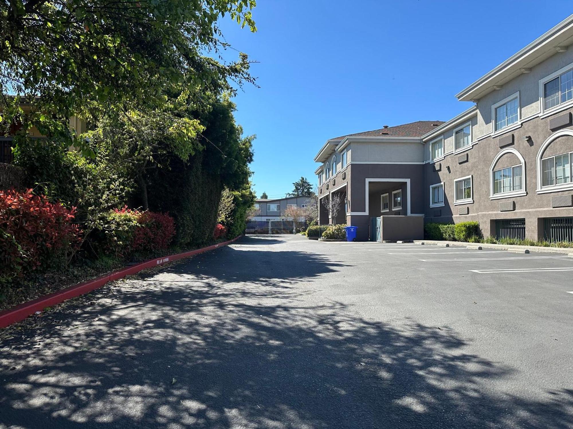 Holiday Inn Express & Suites Mountain View Silicon Valley By Ihg Exterior photo