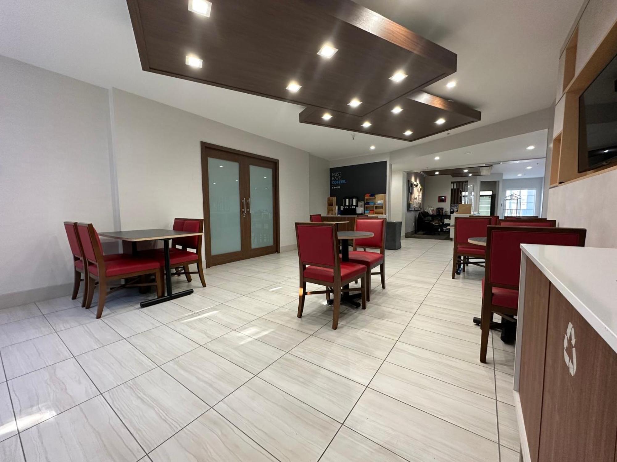 Holiday Inn Express & Suites Mountain View Silicon Valley By Ihg Exterior photo