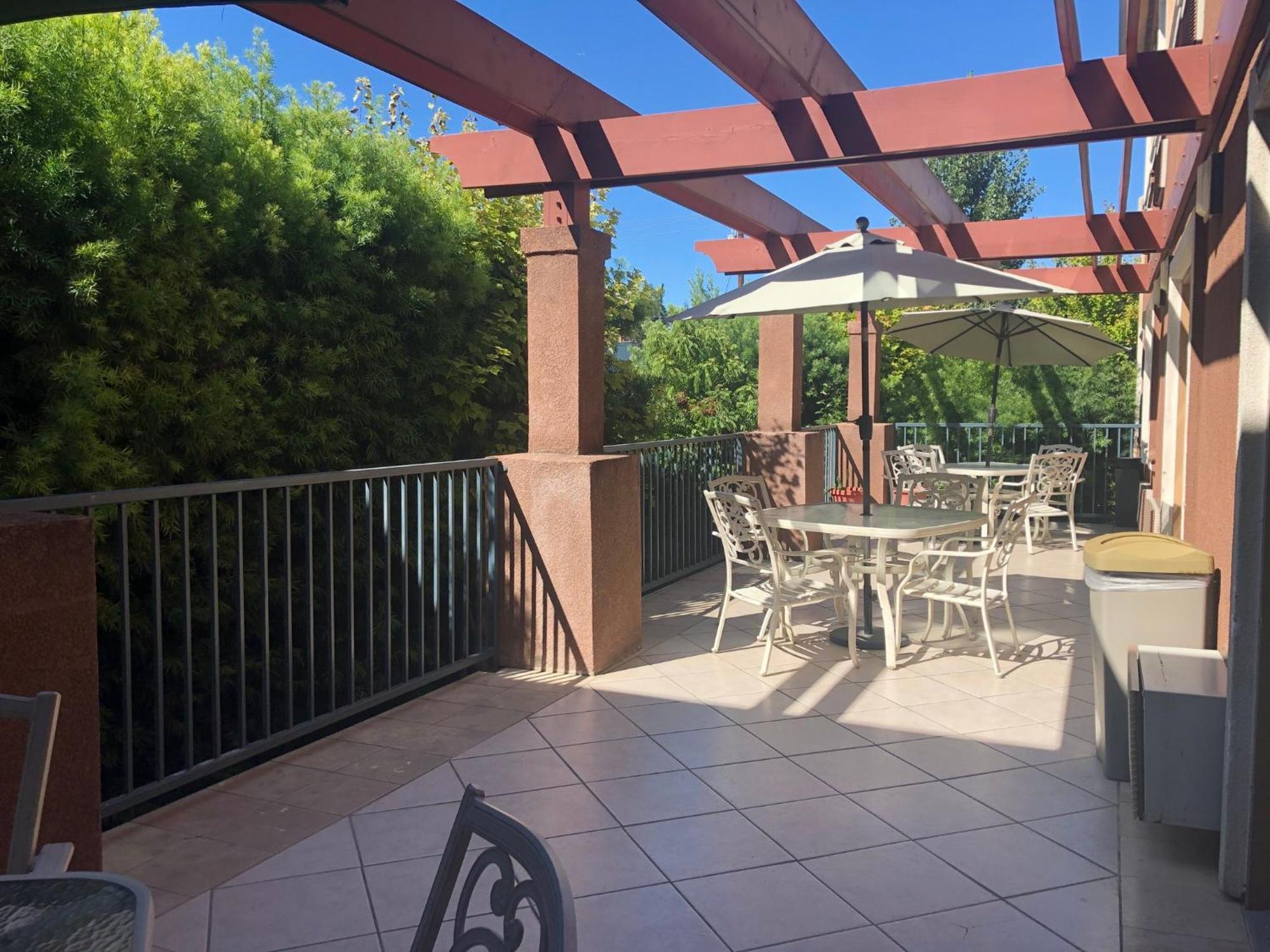 Holiday Inn Express & Suites Mountain View Silicon Valley By Ihg Exterior photo