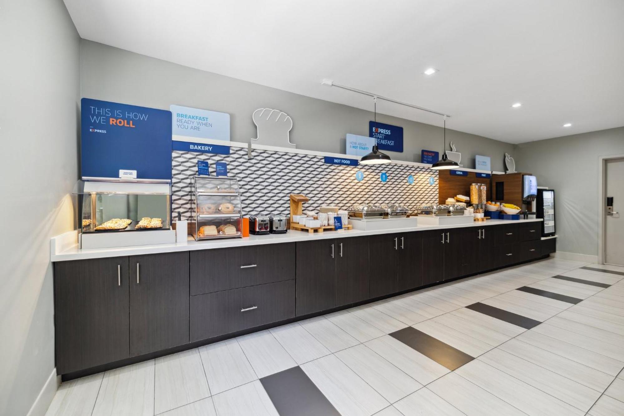 Holiday Inn Express & Suites Mountain View Silicon Valley By Ihg Exterior photo