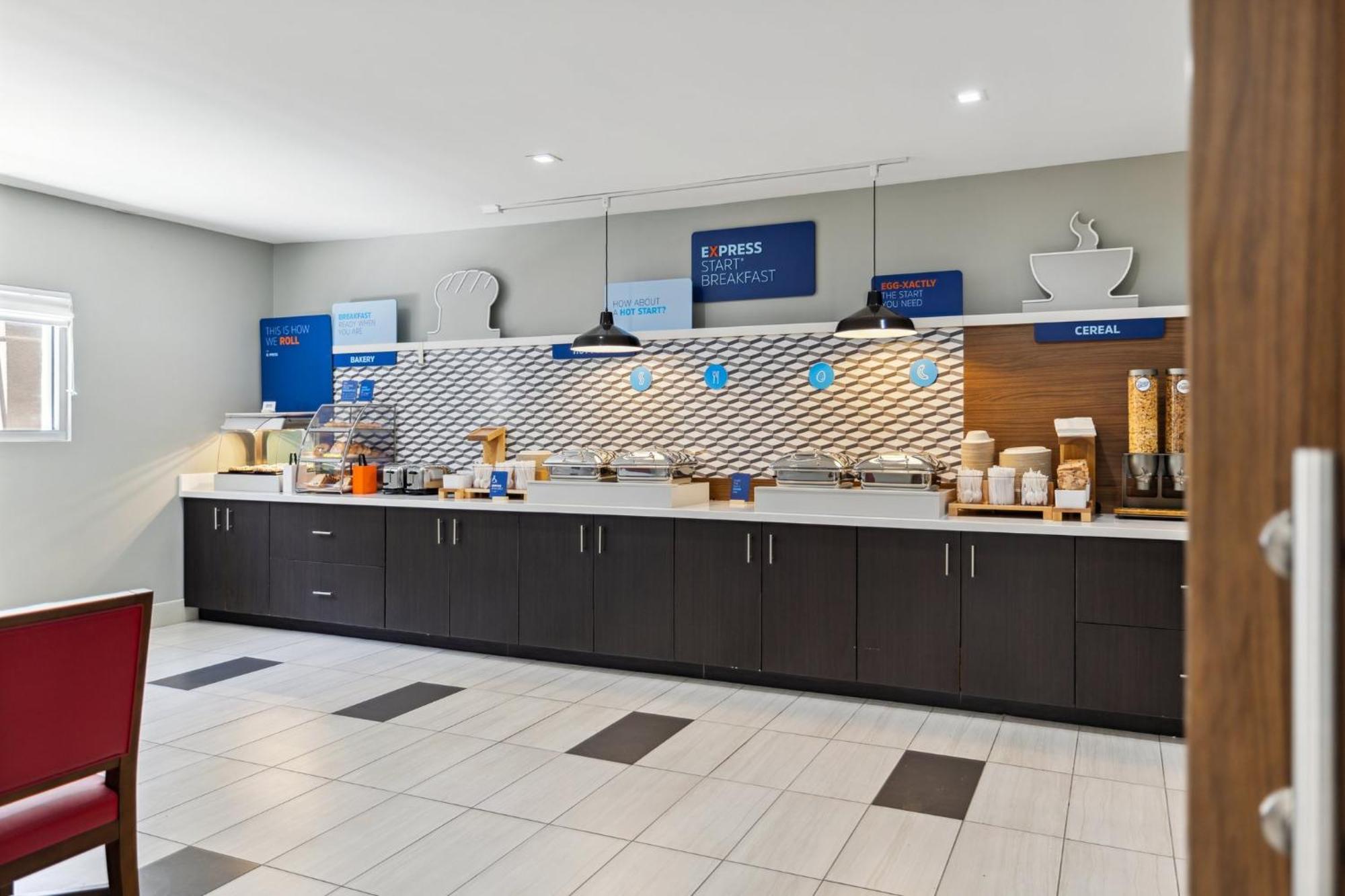 Holiday Inn Express & Suites Mountain View Silicon Valley By Ihg Exterior photo