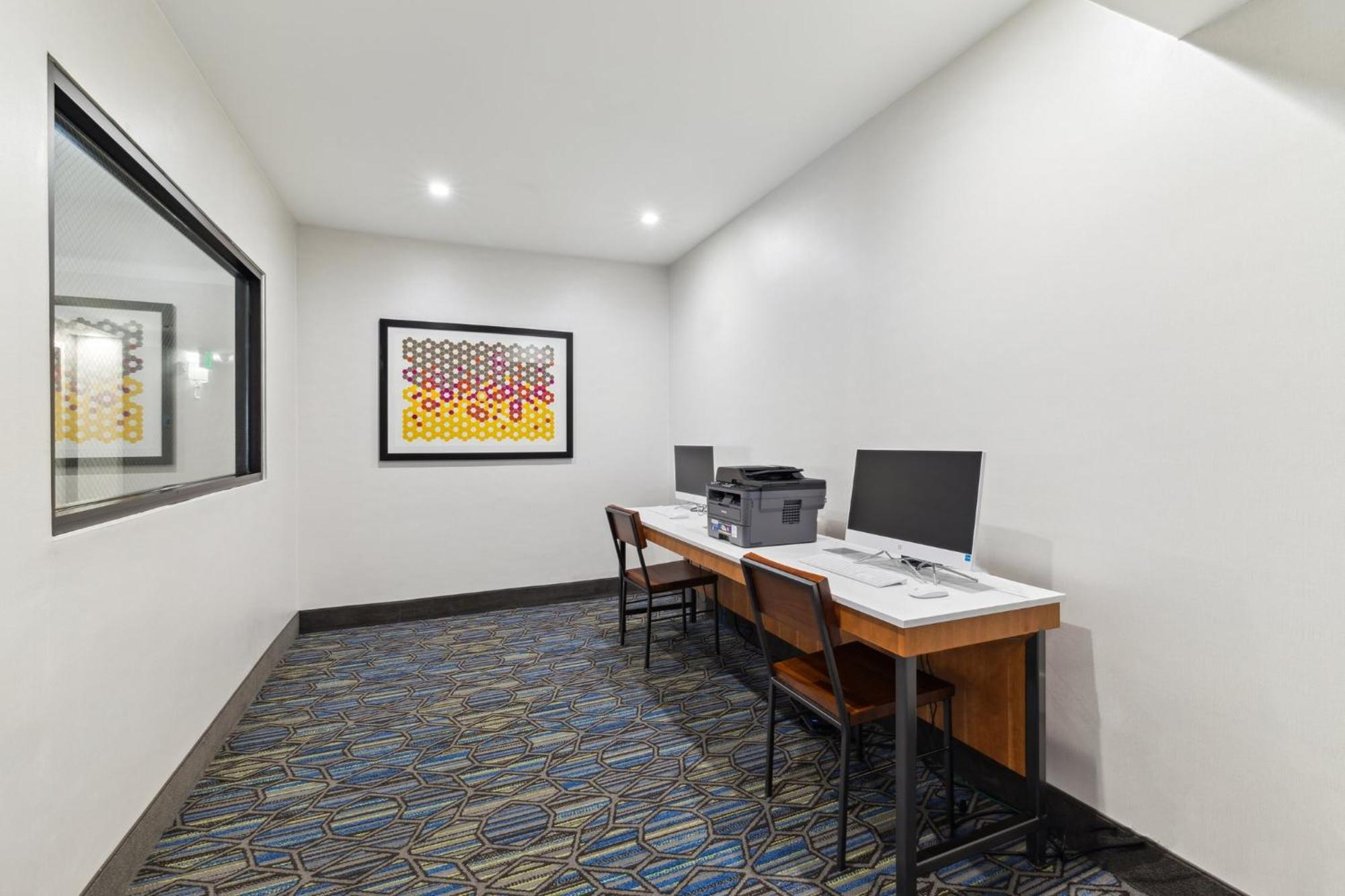 Holiday Inn Express & Suites Mountain View Silicon Valley By Ihg Exterior photo